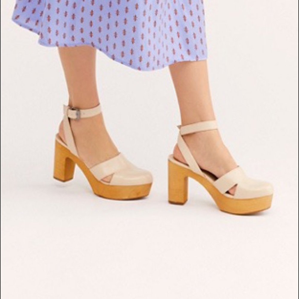 Sunset clog by Matisse